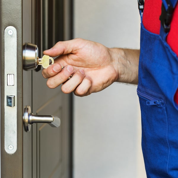 en cerrajería residencial recomendamos cerraduras de alta seguridad con tecnología avanzada